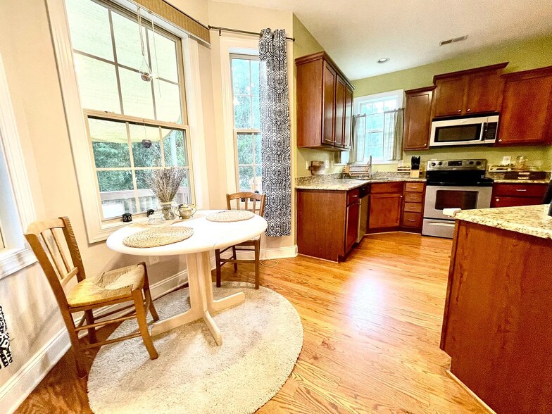 Building Photo - 5312 Kemmont Dr