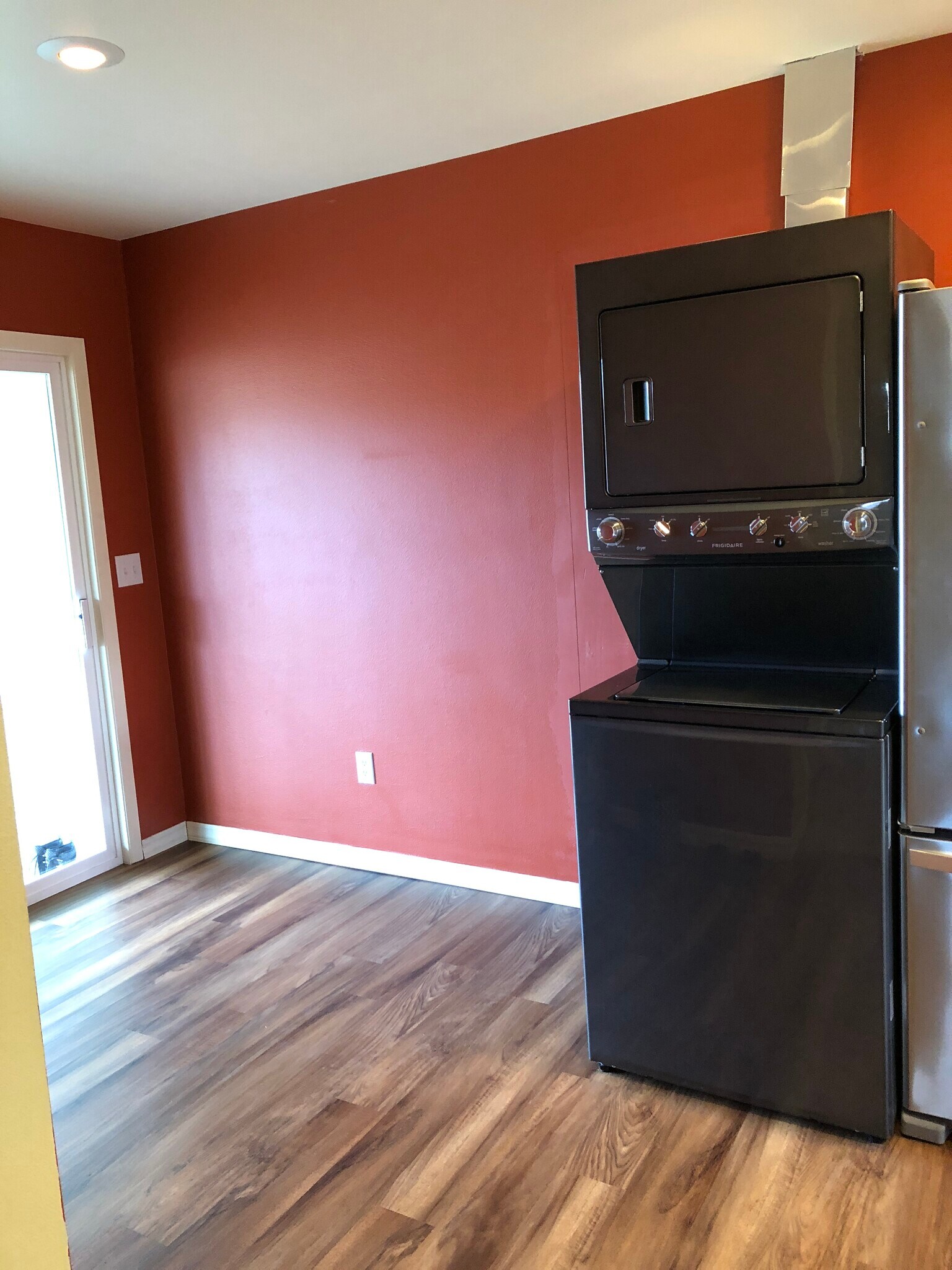 Building Photo - 310 SE Dilke St