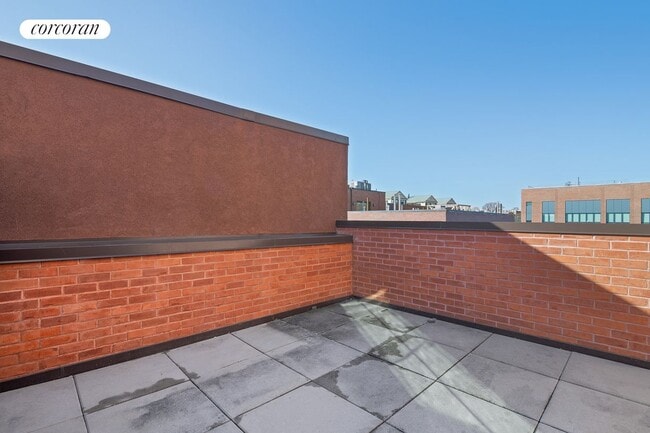 Building Photo - 326 Bond St