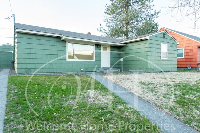 Building Photo - Newly Remodeled Single Family Home