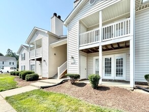 Building Photo - 7123-D W Friendly Ave