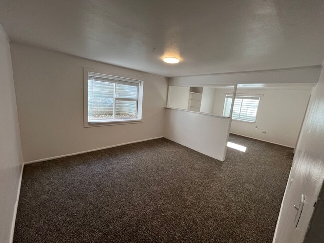 Building Photo - Beautifully Remodeled 4 Bed / 2 Bath Home in Stansbury Park