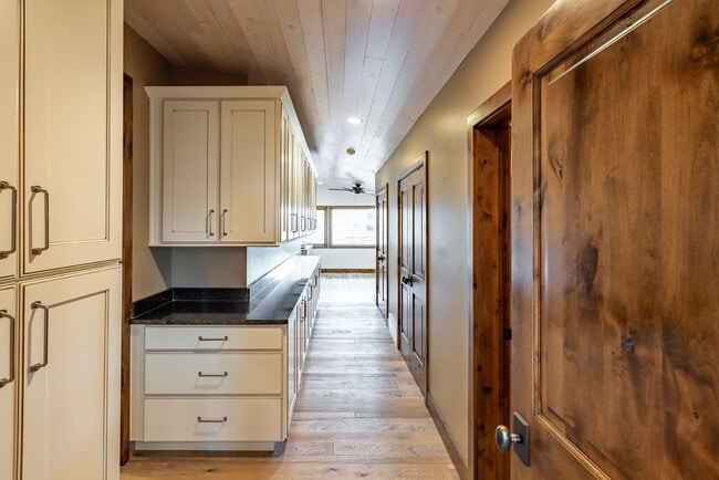 Building Photo - Ranch home in Kamas