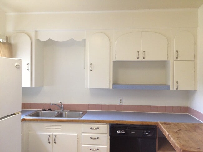 Kitchen - 331 Sweetlane