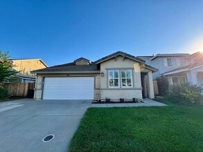 Building Photo - Beautiful home located in a desirable Rose...