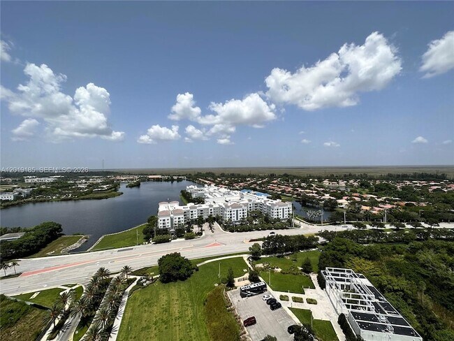 Building Photo - 2000 Metropica Wy