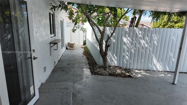 Building Photo - 5805 SW 155th Ct