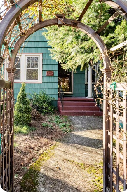 Building Photo - 4325 NE 42nd Ave