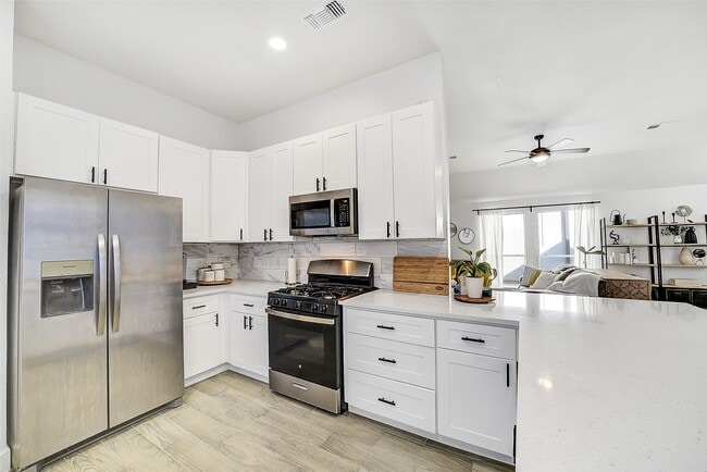 Building Photo - 12158 Bowsman Dr