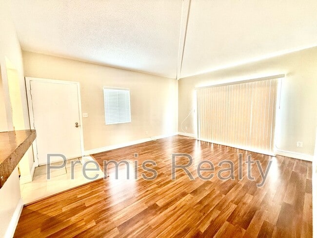 Building Photo - 2931 Bough Ave