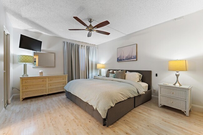 Building Photo - 1605 S US Hwy 1