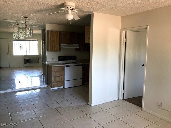 Building Photo - 4955 Jeffreys St