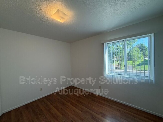 Building Photo - 8444 Spain Rd NE