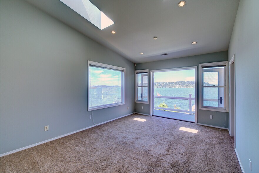 Building Photo - 9942 Rainier Ave S