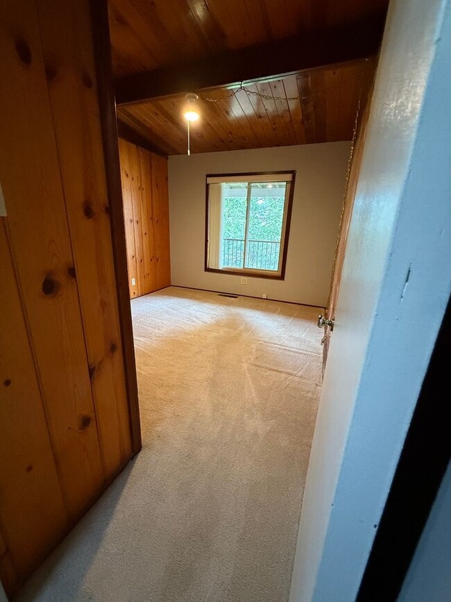 Building Photo - 174 Sunset Ln