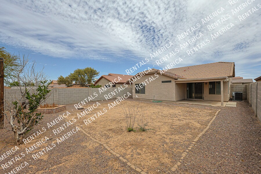 Building Photo - 6814 S 36th Ln