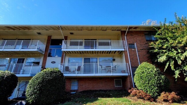 Primary Photo - 5616 Crenshaw Rd