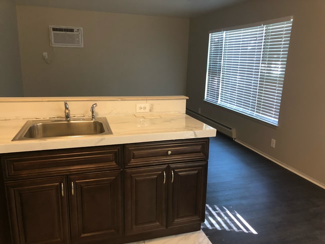 Building Photo - 2508 Inglis St