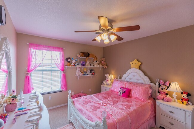 Building Photo - 3 bed 2 bath beautiful home!