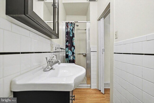 Building Photo - 136 E Lemon St