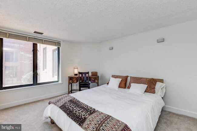 Building Photo - 1080 Wisconsin Ave NW