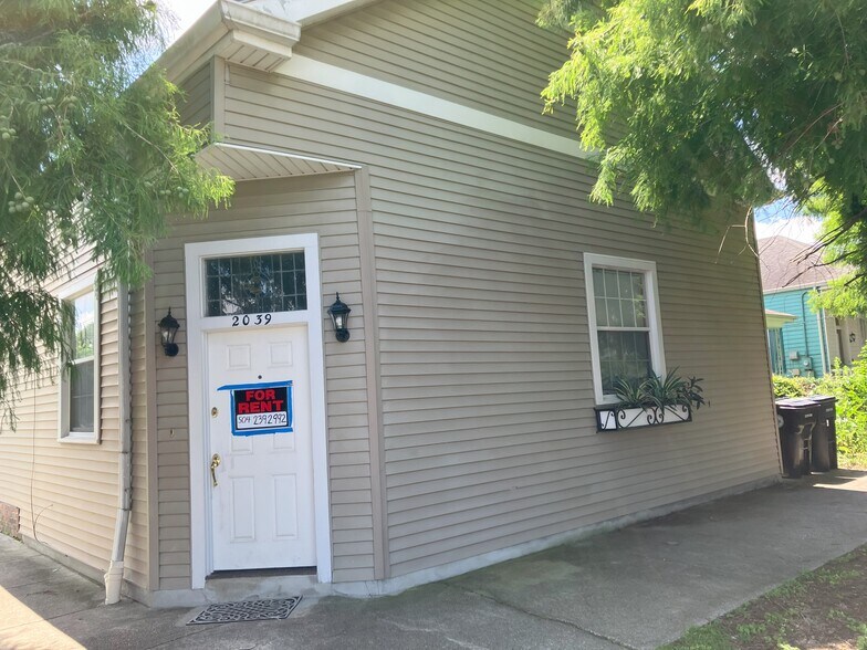 Corner of Valence and S Saratoga - 2039 Valence St