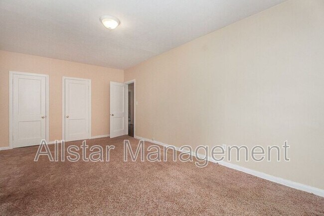 Building Photo - 2100 Cottage Grove Ave