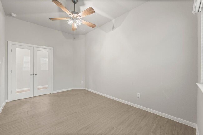 Building Photo - 30839 Boxwood Dr