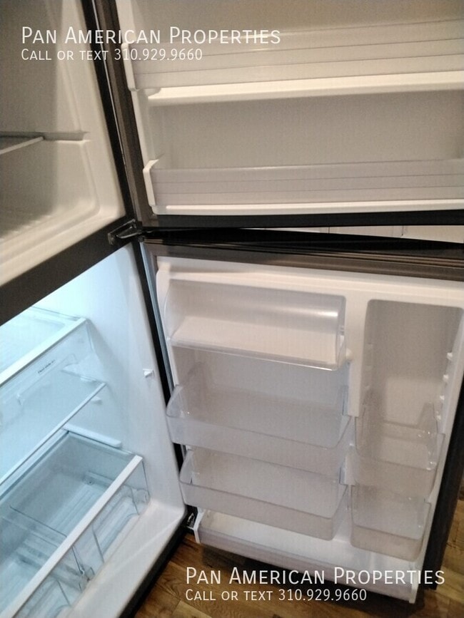 Building Photo - 451 W 4th St