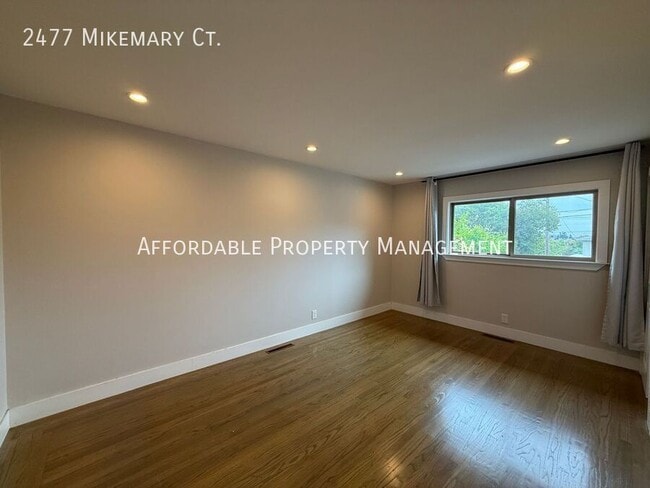 Building Photo - 2477 Mikemary Ct