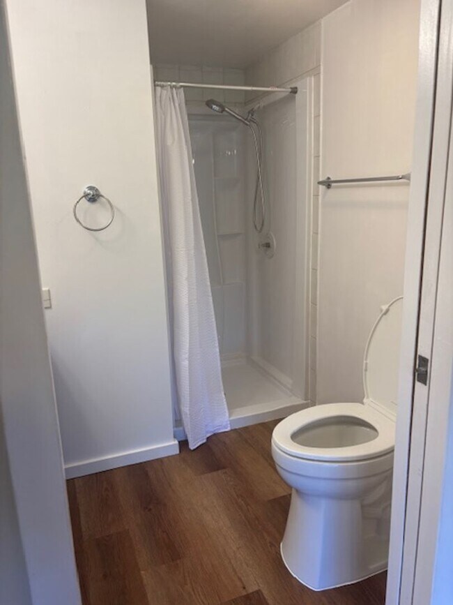 Building Photo - 3 Bedroom / 3 Bath Condo with Ocean Views