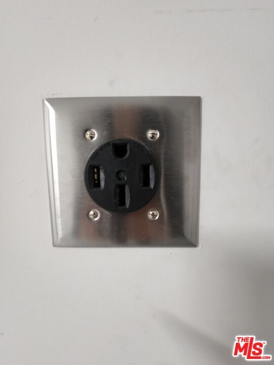 Building Photo - 11314 W Raitt Ln