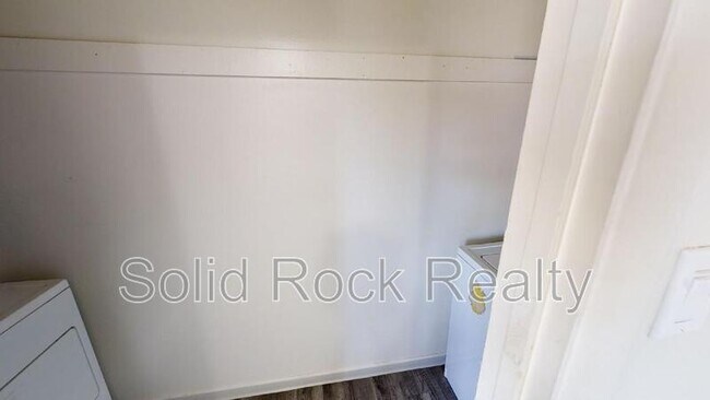 Building Photo - 1216 Janes Ln