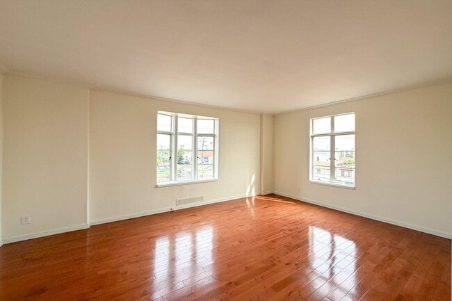 Building Photo - 1314 Hayworth Ave