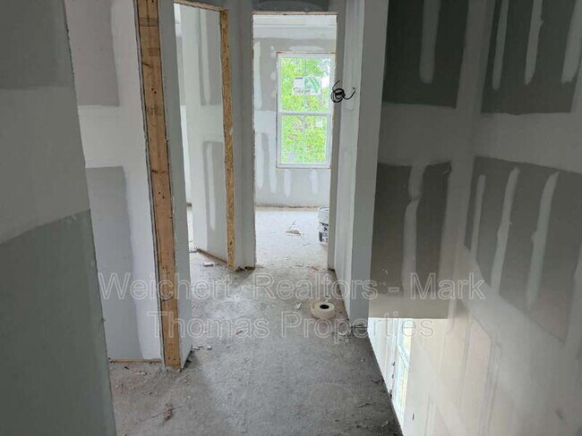 Building Photo - 1203 Fern St