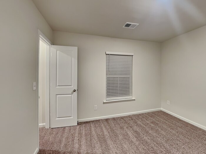 Building Photo - 96 Salers Ln