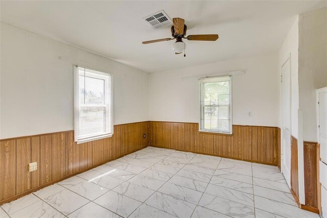 Building Photo - 745 SE 42nd St