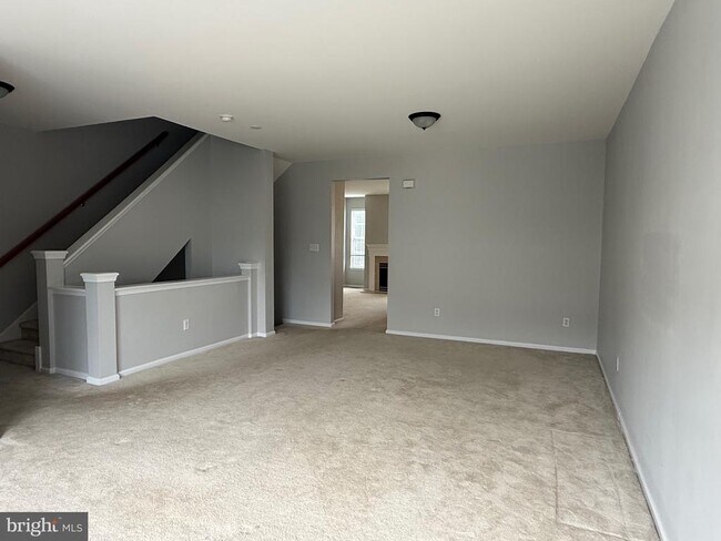 Building Photo - 121 Acorn Dr
