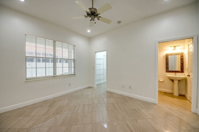 Building Photo - 14021 Bently Cir