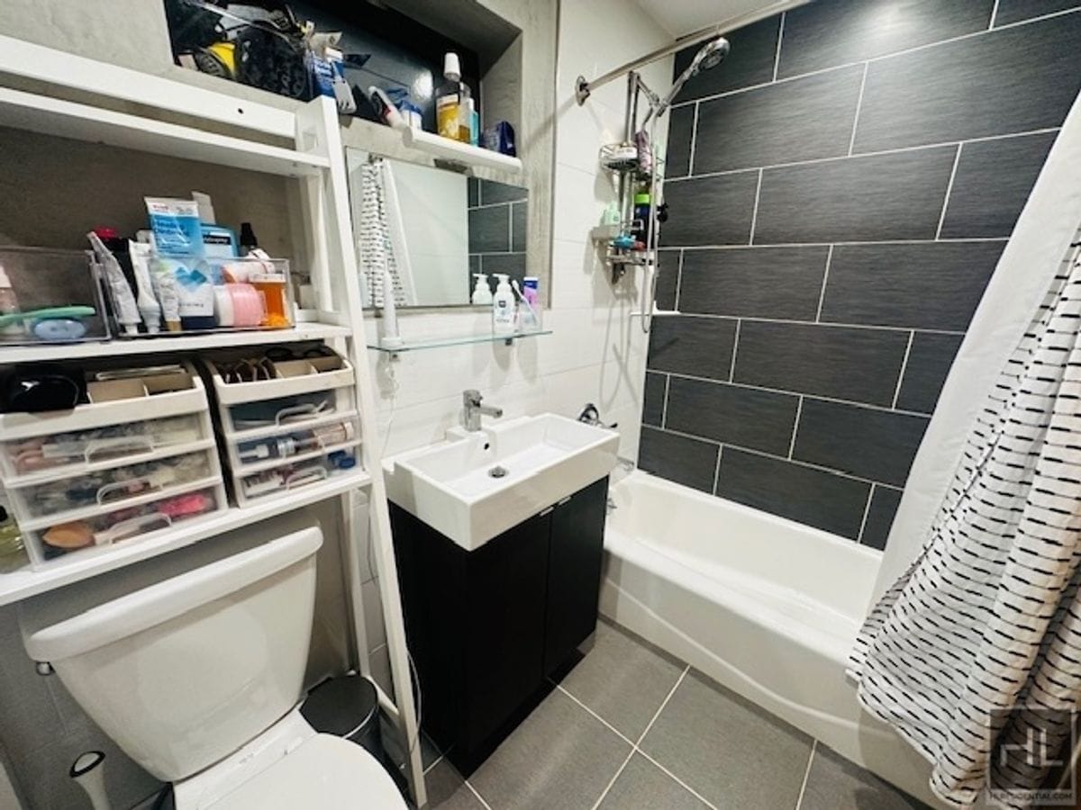 Building Photo - Luxury 1 Bedroom Duplex with Private Outdo...