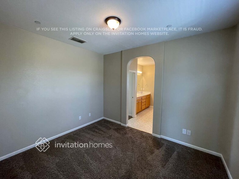 Building Photo - 614 Navigator Dr