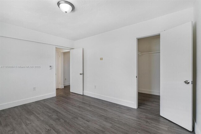 Building Photo - 7600 Pembroke Rd