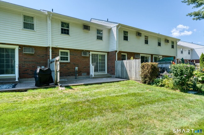 Building Photo - 45 Brandywine Ln