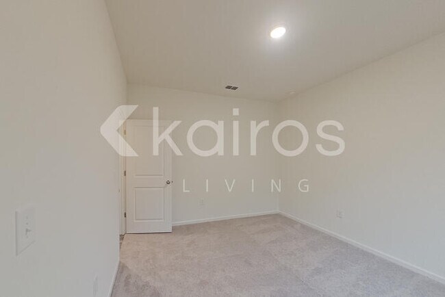 Building Photo - 631 Castillo Dr