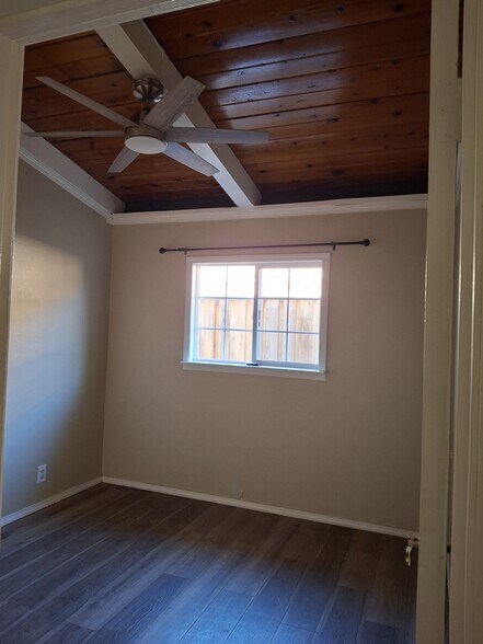 Building Photo - 316 Deodara St