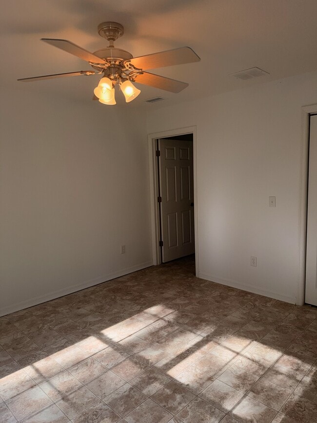 Building Photo - Bradford Duplex