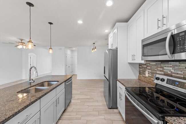 Building Photo - 531 Topeka Rd SW