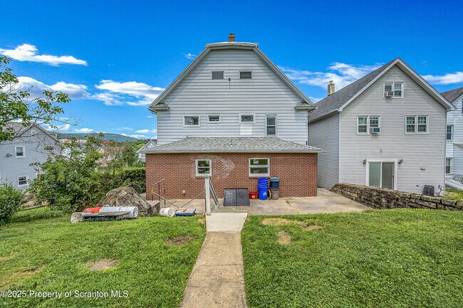 Building Photo - 1805 Farr St