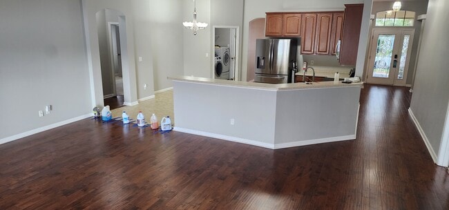 Building Photo - 3051 Tower Oaks Dr