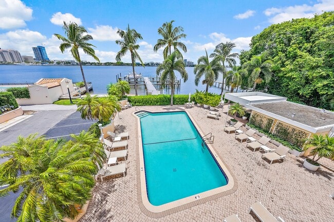 Building Photo - 250 Bradley Pl